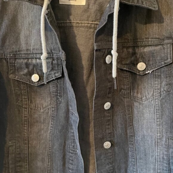Eightytwo Denim Distressed Jean Jacket w grey sweatshirt sleeves hood - XL NWOT - Picture 2 of 13